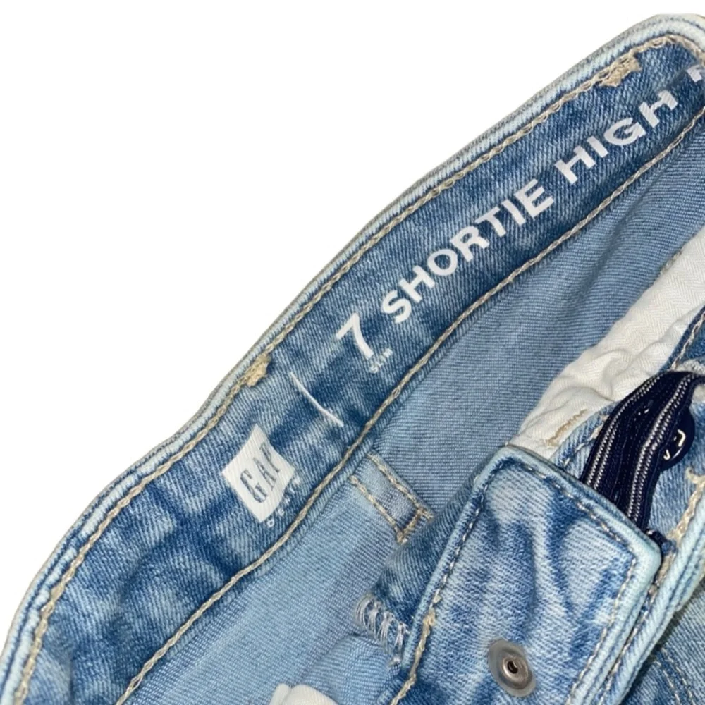 Gap Girls Distressed Denim Shorts Adjustable Waist Size 7